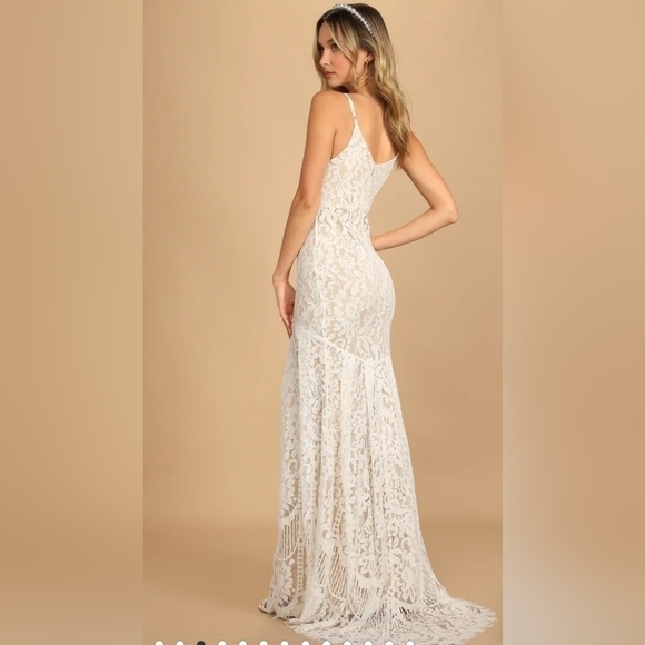 Lulu's flynn white lace maxi dress in ivory. - Picture 3 of 7